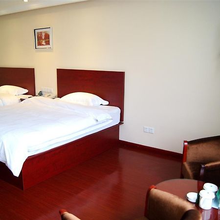 Greentree Inn Shandong Jinan Daming Lake Business Hotel Экстерьер фото